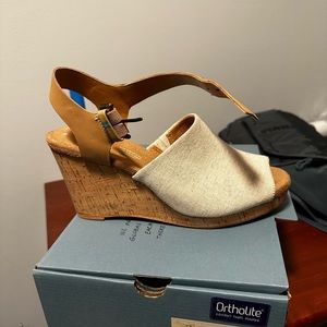 BRAND NEW Tom’s Tropaz wedges
